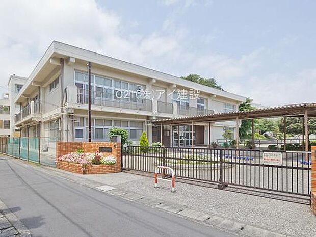 横浜市立釜利谷小学校(約1,100m)