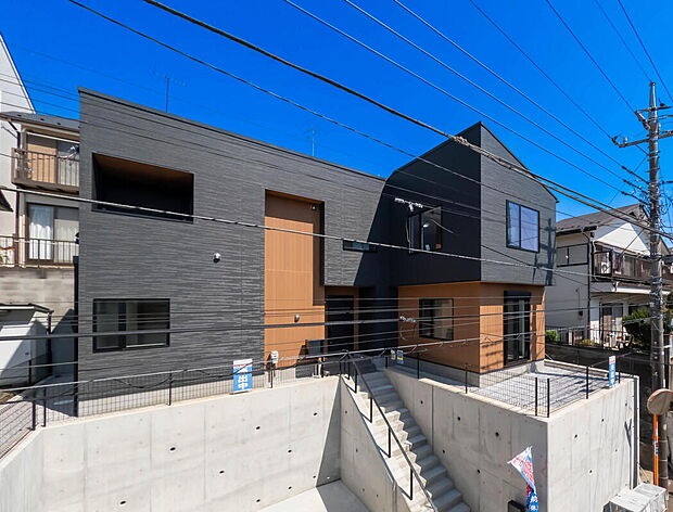 開放感+日当たりの良さ
家に入らなくても分かる日当たりの良さ。開放感の良さ。
住みたくなる家。暮らしたい町。