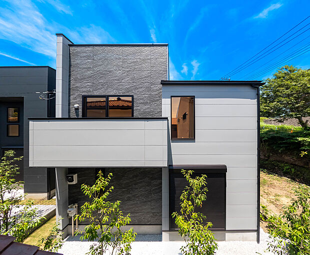 「群を抜いた満足感」
どの角度が眺めても、所有感が満たされる理想的で素敵な住まい
一生ものだから、「パッと見」こそが全て「第一印象で決まる」素敵なマイホーム。