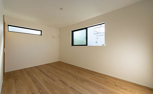 【洋室】陽の恵み
爽やかな陽ざしを感じられる日当たりの良い寝室
寝起き爽やか、元気な一日に大切な陽の恵み