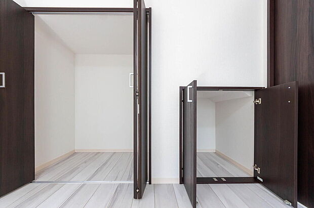 【収納】たっぷりしまえる大容量収納！お気に入りの服やおもちゃを自分で片付ける、お子様の成長を優しく見守るお部屋です。