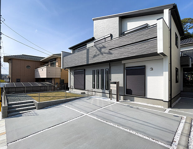 南からの豊かな光が、家族の未来を明るく照らします。この圧倒的な開放感と心地よさは、現地でこそ実感できるもの。ぜひ一度その目でお確かめください。