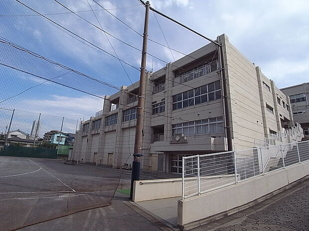 稲荷台小学校（約350m）