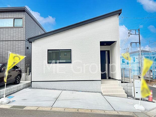 落ち着いた雰囲気のLDKは家族みんなの快適空間※家具はCGです