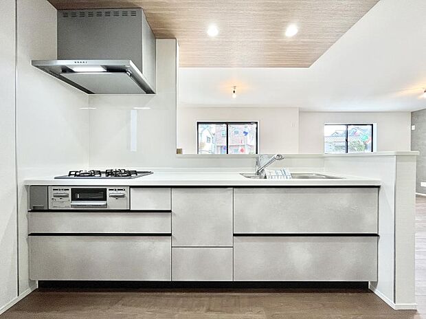 毎日使うキッチンだから、使いやすさ&お手入れのしやすさにこだわりました。