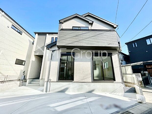 洗練された外観、上質な住空間が広がる室内は永く安心して過ごせる住居です。