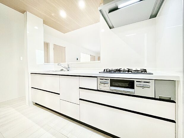 毎日使うキッチンだから、使いやすさ&お手入れのしやすさにこだわりました。