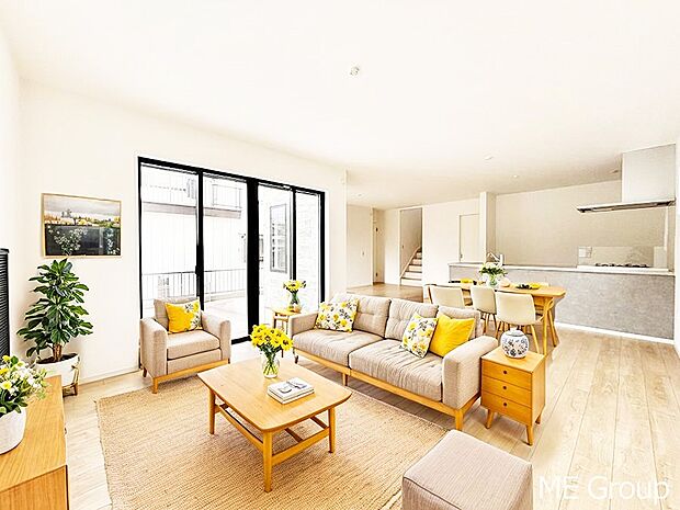 落ち着いた雰囲気のＬＤＫは家族みんなの快適空間※家具はCGです