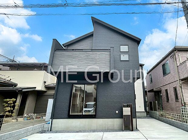 洗練された外観、上質な住空間が広がる室内は永く安心して過ごせる住居です。