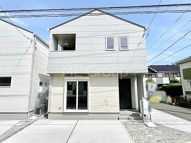 洗練された外観、上質な住空間が広がる室内は永く安心して過ごせる住居です。