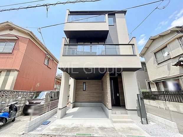 シンプルで落ち着きのある建物は住むかたの個性でオリジナルなものになっていきます。
