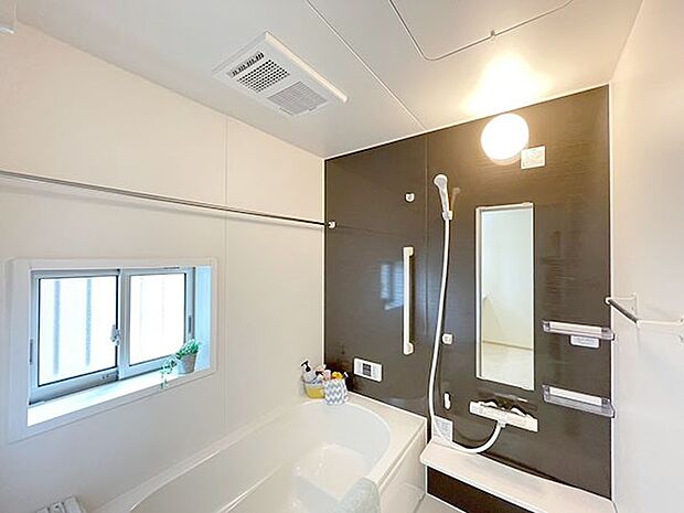 【浴室】～bathroom～　  半身浴もゆっくり楽しめる広々浴室 