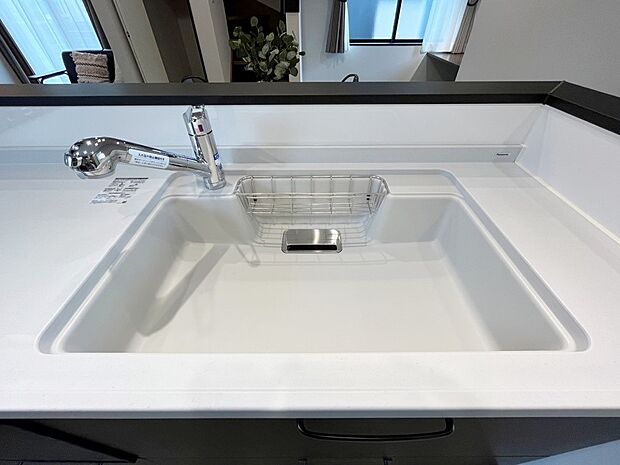 【一体型浄水器】浄水器一体型のキッチンで洗い物用・料理用と切り替え簡単！キッチンワークをより快適にします！ 