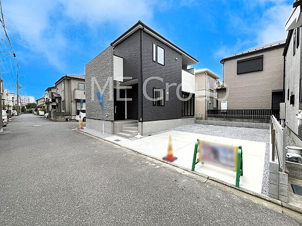 【前面道路含む現地写真】陽光と開放感に恵まれた角地。ここから始まる新生活を応援いたします!