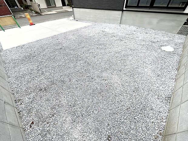 【庭】お子さまの遊び場や奥さまのガーデニングなど用途多彩な庭スペース!