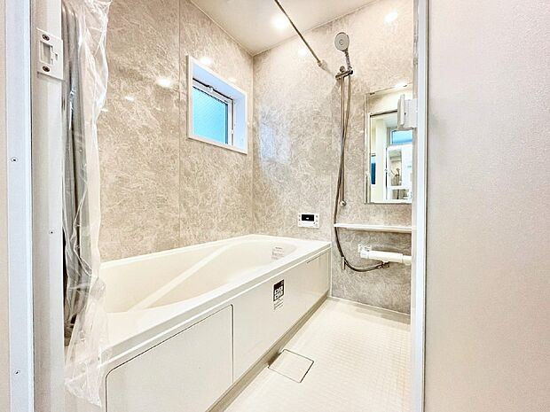 【浴室】落ち着いた雰囲気でゆっくりお寛ぎいただけるバスルーム