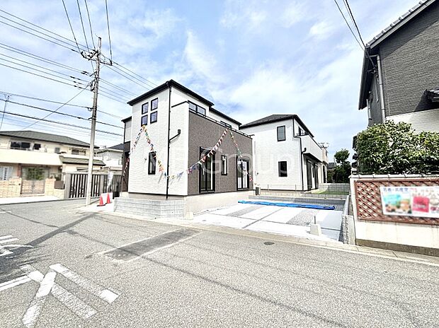 【前面道路含む現地写真】前面道路はきちんと整備されています