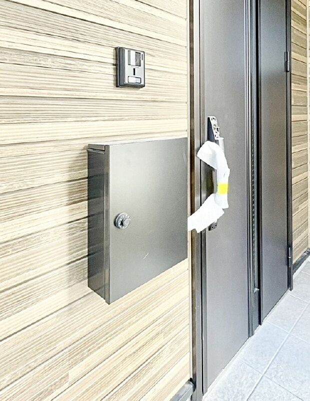 【その他現地】シンプルなデザインのポスト