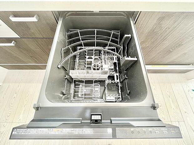 【食洗機】面倒なお片づけは食洗機にお任せ！家事の負担が減って、時間にも気持ちにもゆとりができます。