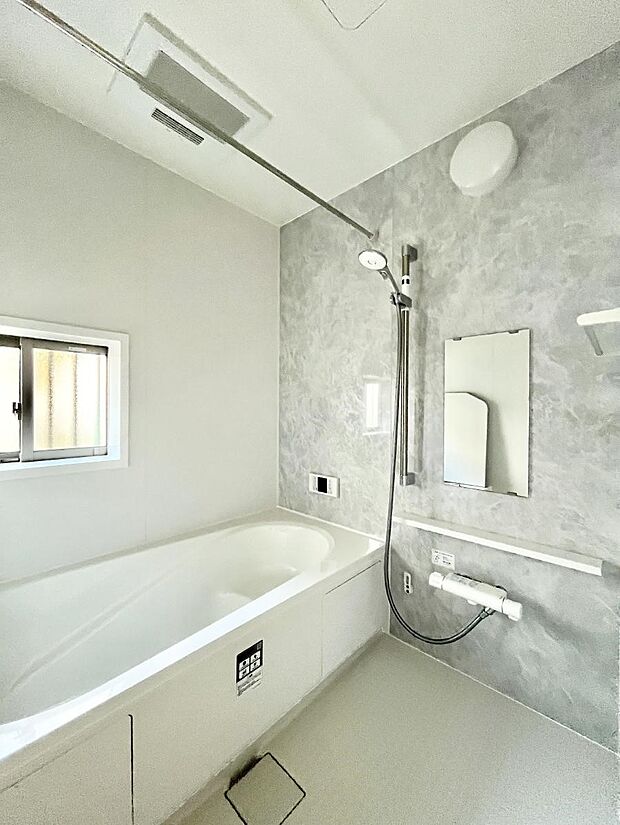 【浴室】一日の疲れを癒やす大切なバスタイム。ゆっくりとお風呂を楽しんで疲れをとりたいですね！  