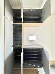 シューズボックス