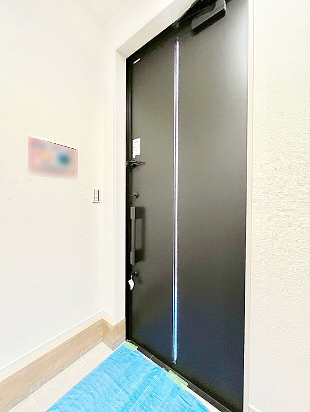 【玄関】家族の帰宅やお客様をあたたかく迎える玄関