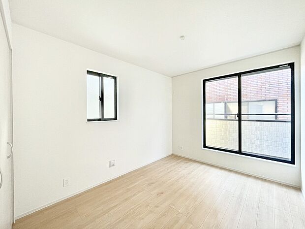 【洋室】バルコニーが開放感をプラスしてくれる洋室