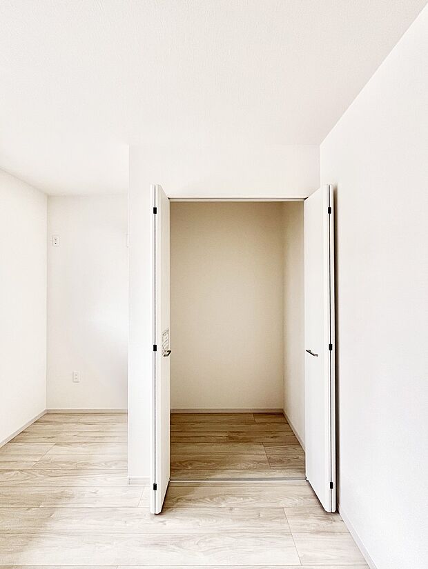 【収納】全居室クローゼット付き