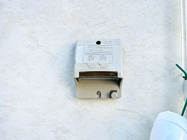 【その他現地】便利な外コンセント。