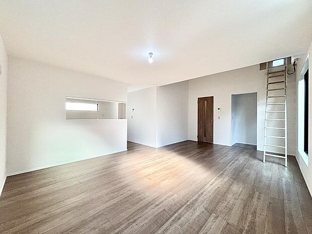 【ダイニング】家族が自然と集まる憩いのスペースになりそう