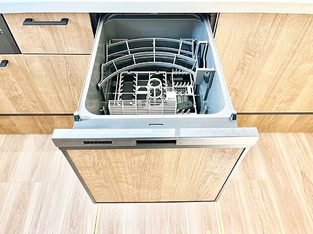 【食洗機】面倒なお片づけは食洗機にお任せ！家事の負担が減って、時間にも気持ちにもゆとりができます。