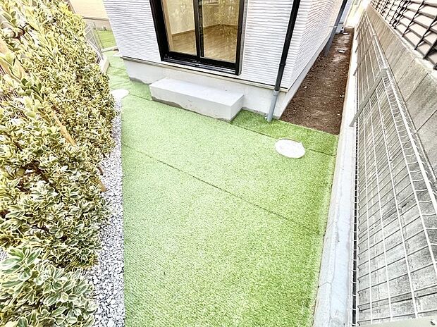 【庭】季節のお花を植えて彩りをプラス!