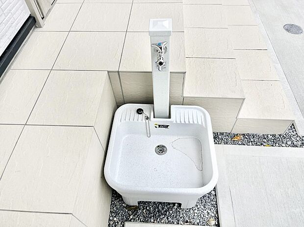 【その他現地】外水栓があると、庭のお手入れやちょっとした手洗い・洗車に便利です!
