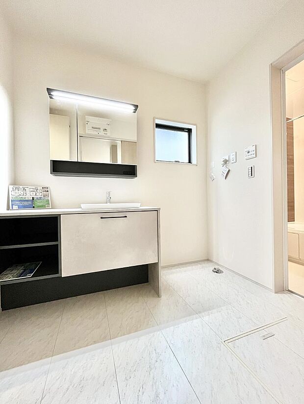 【脱衣場】身支度もスムーズにおこなえる脱衣場