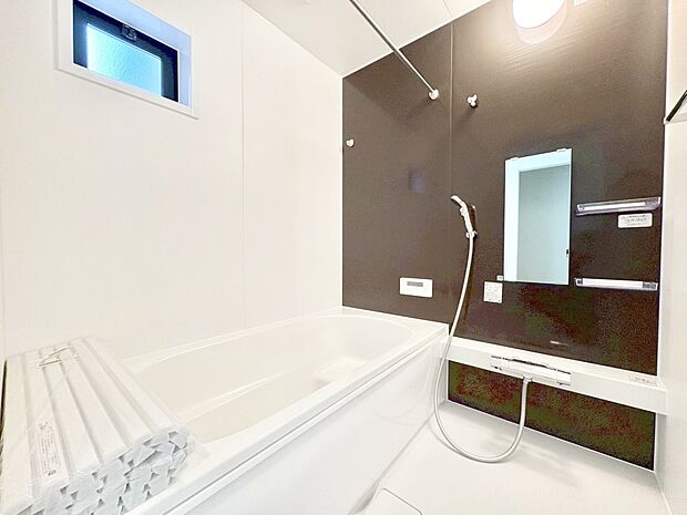 【浴室】落ち着いた雰囲気でゆっくりお寛ぎいただけるバスルーム