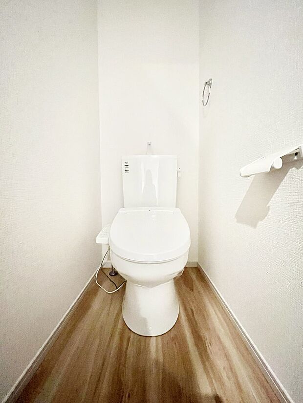 【トイレ】トイレは温水洗浄機能付き