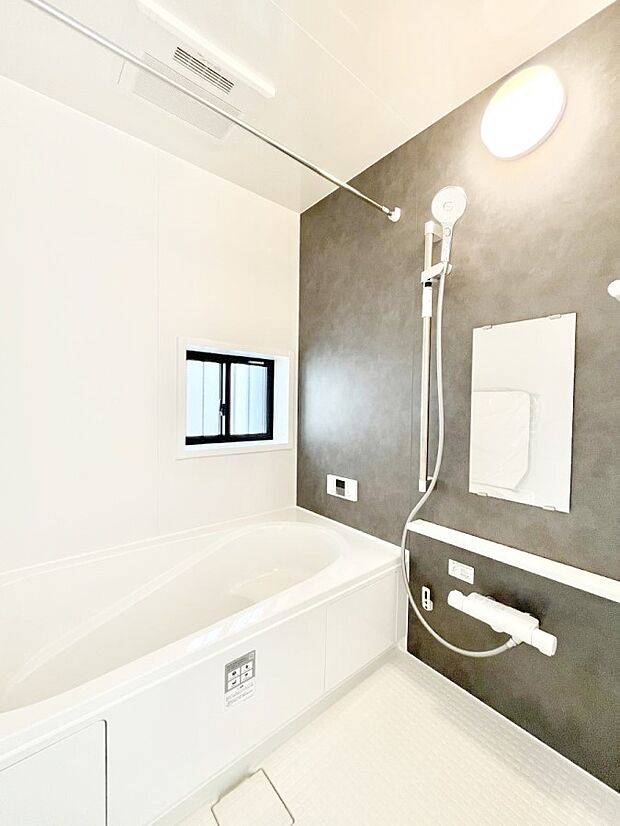 【浴室】一日の疲れを癒やす大切なバスタイム。ゆっくりとお風呂を楽しんで疲れをとりたいですね!