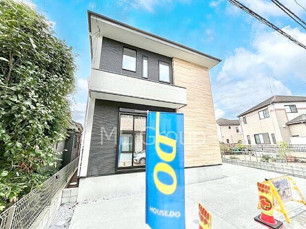 【現地外観写真】上質感あふれる外観デザイン。魅力の住まいを実現。