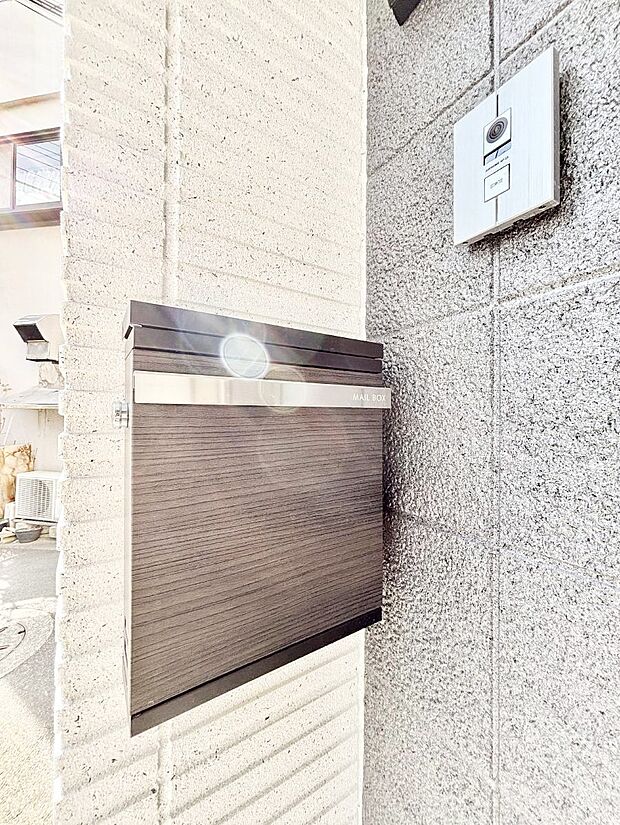 【その他現地】シンプルなデザインのポスト