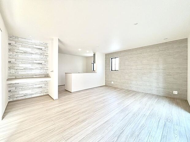 【リビングダイニング】落ち着いた雰囲気のLDKは家族みんなの快適空間