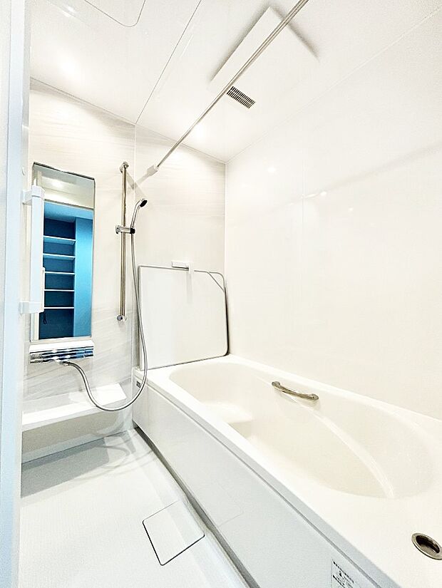 【浴室】落ち着いた雰囲気でゆっくりお寛ぎいただけるバスルーム