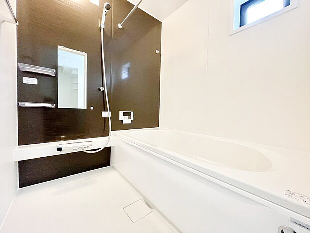 【浴室】落ち着いた雰囲気でゆっくりお寛ぎいただけるバスルーム