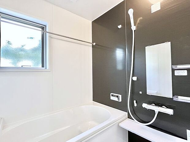 【浴室】落ち着いた雰囲気でゆっくりお寛ぎいただけるバスルーム