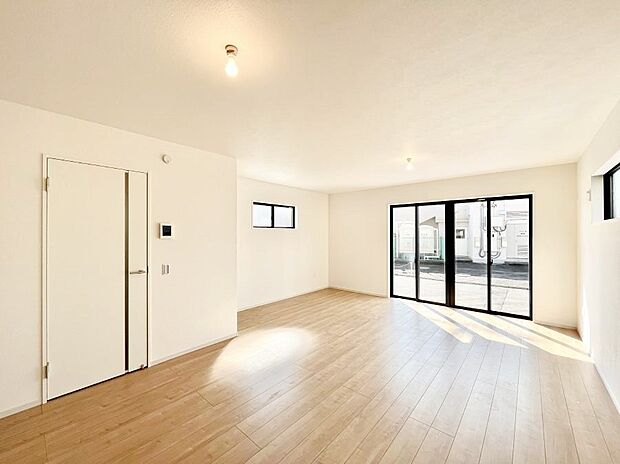 【ダイニング】家族が自然と集まる憩いのスペースになりそう　