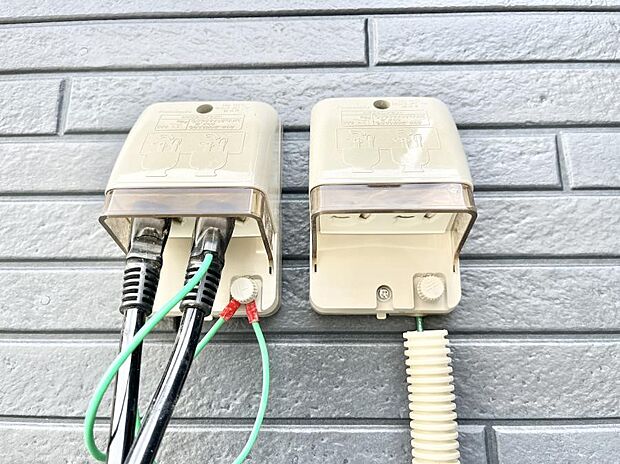 【その他現地】お掃除などに便利な外コンセント