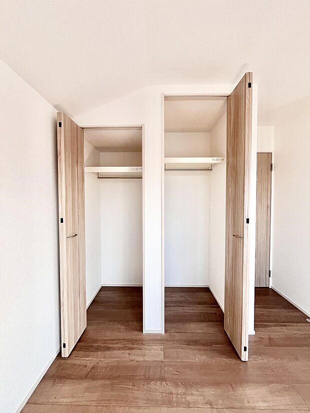 【クローゼット】収納もたっぷり設けてシンプルな暮らし