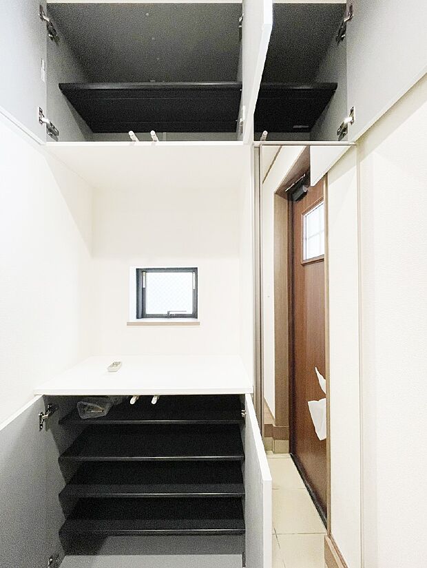 【収納】収納力ある下駄箱の活用で玄関廻りはいつでもスッキリ