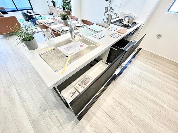 【スライド収納】使いやすさを優先したスライド式収納タイプ！