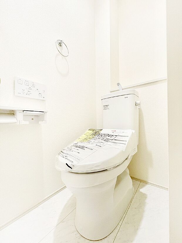 【トイレ】毎日を快適に!清潔感あるシャワートイレ。