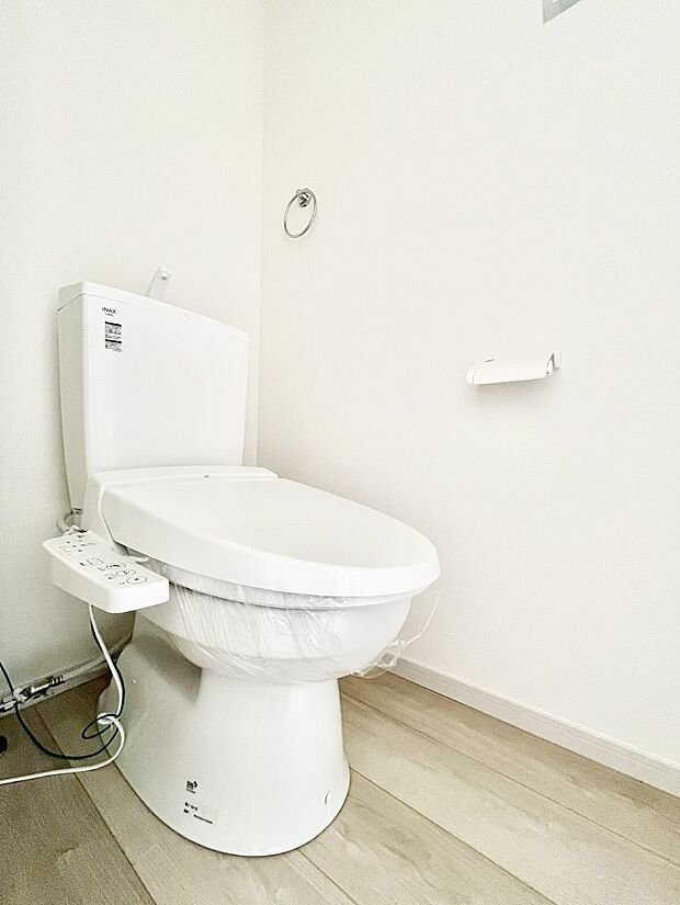 【トイレ】トイレは温水洗浄機能付き